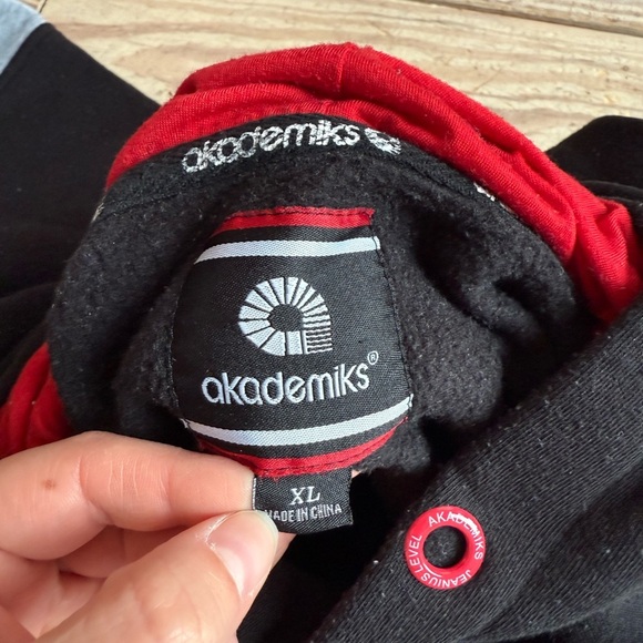 Men's akademiks Black and Gray Sweater size xl - Picture 2 of 2